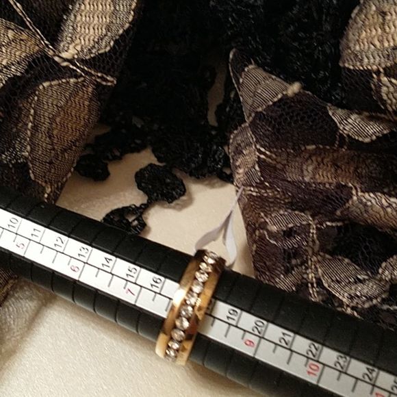 Gold and Crystal Band Ring! - Picture 7 of 7